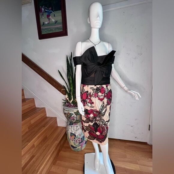 New marchesa notte
ARTWORK SEQUIN COCTAIL DRESS - Picture 2 of 4